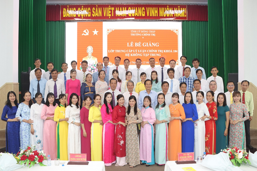 Quang cảnh Lễ Bế giảng