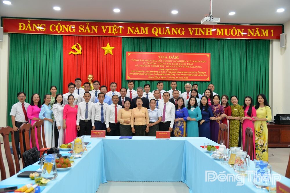 GIÁO DỤC TRUYỀN THỐNG QUAN HỆ ĐẶC BIỆT VIỆT NAM – LÀO TRONG CÔNG TÁC ĐÀO TẠO, BỒI DƯỠNG CÁN BỘ HIỆN NAY