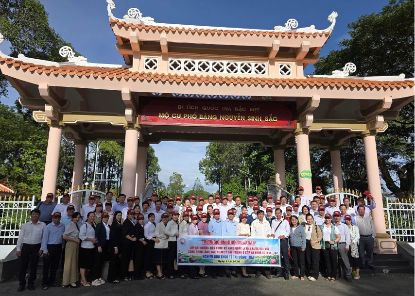 LỚP BỒI DƯỠNG CẤP PHÒNG Ở CẤP XÃ KHÓA 01 NGHIÊN CỨU THỰC TẾ TẠI PHƯỜNG CAO LÃNH